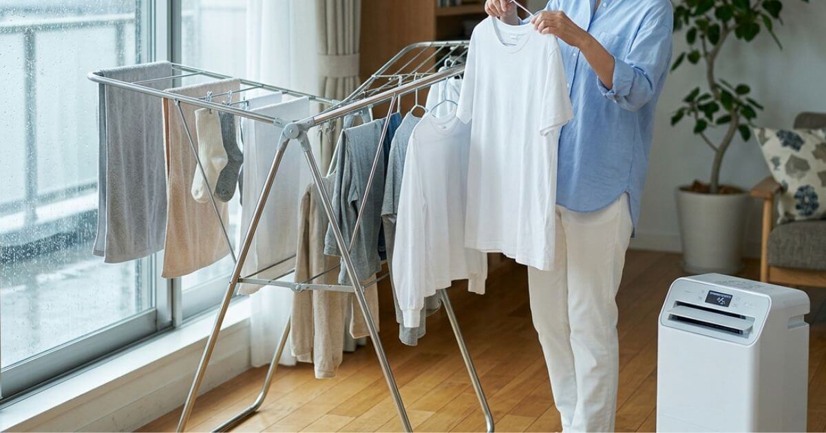 梅雨の部屋干し臭を防ぐ方法と対策グッズ | 季節のお買い物